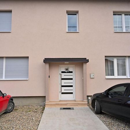 Studio Apartmani Emili Apartman Br 2 Bijeljina Exteriör bild