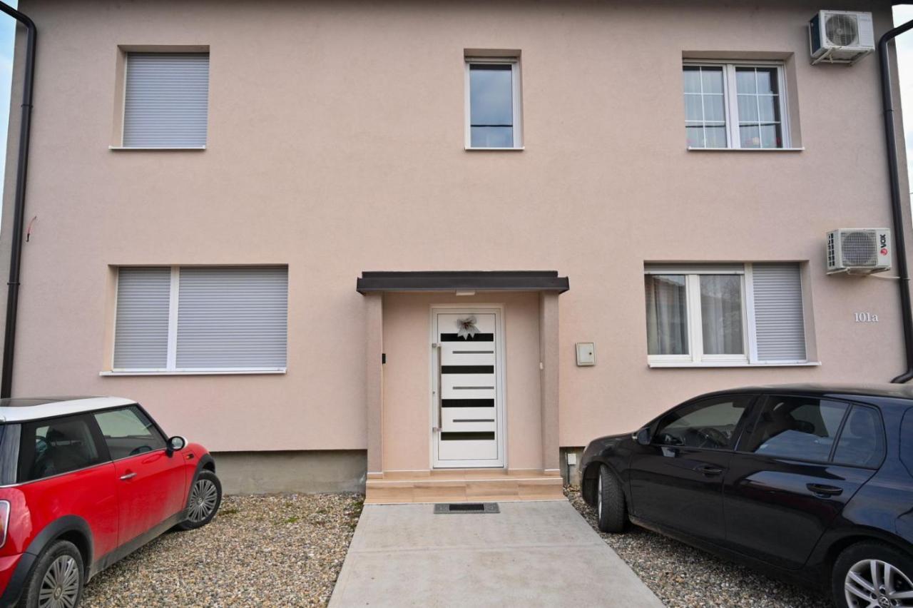 Studio Apartmani Emili Apartman Br 2 Bijeljina Exteriör bild